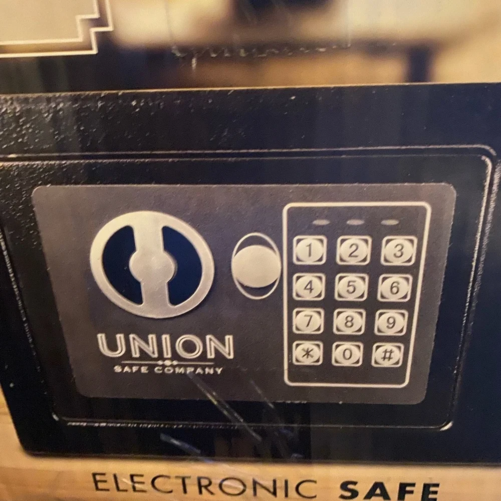 Electronic Safe - Picture 2 of 3
